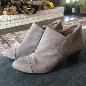 New Suede Naturalizar Boots
